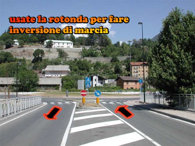Usate la rotonda per fare inversione di marcia